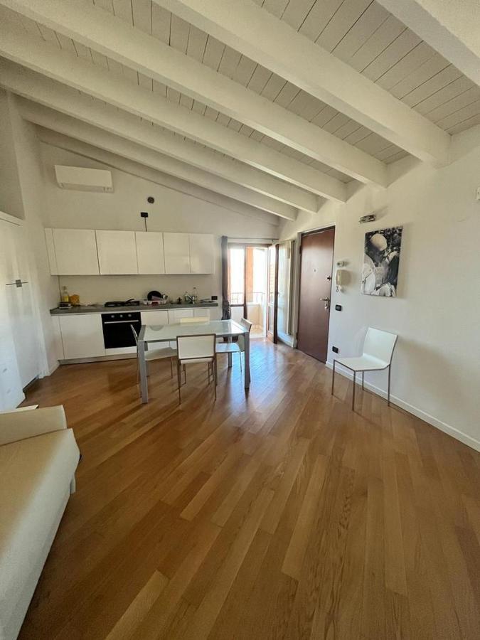 Vittoria Al Lago Apartment Desenzano del Garda Exterior photo